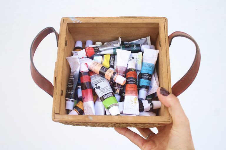 A drága festékek titka: Tényleg jobbak a hobbira szánt akrilok?