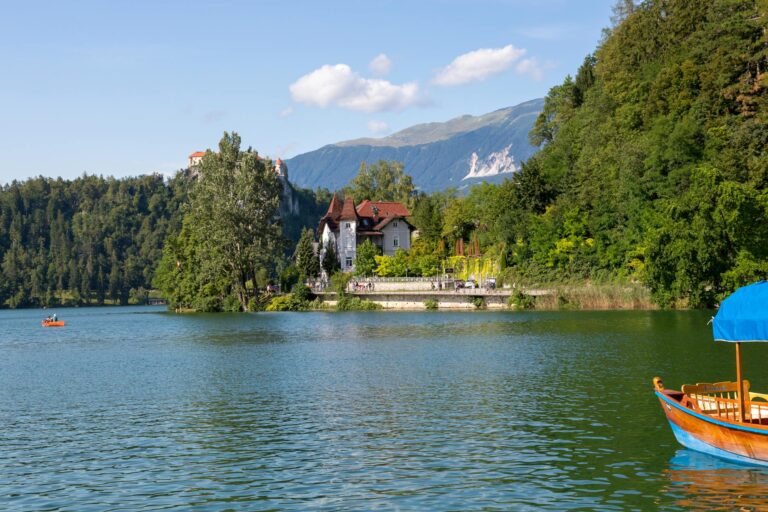 Így fedezhetjük fel Szlovénia legszebb hegyvidéki tájait és smaragdzöld folyóit